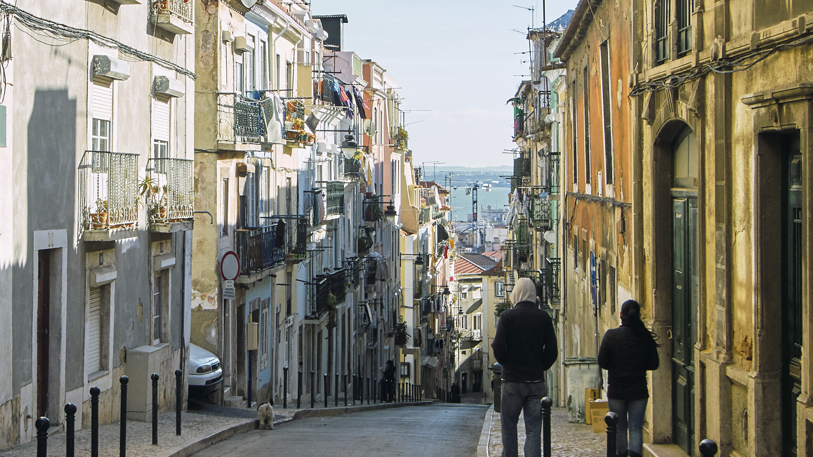 rua-alfama 