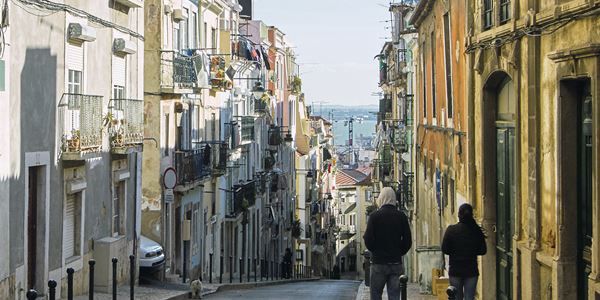 rua-alfama 